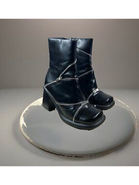 Y2K Bee Fly Women’s Black Ankle Boots Block Heel Square toe Size 7 Multi zipper